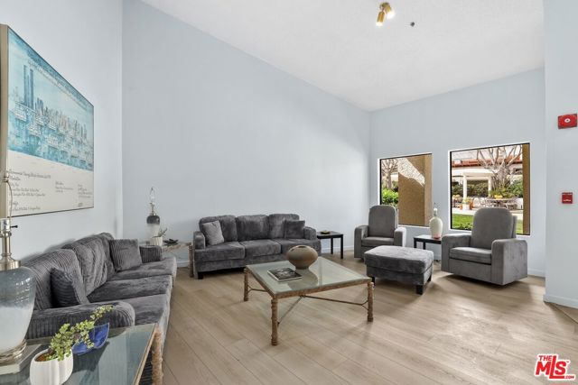 501 Palisades Drive, 103 photo 8