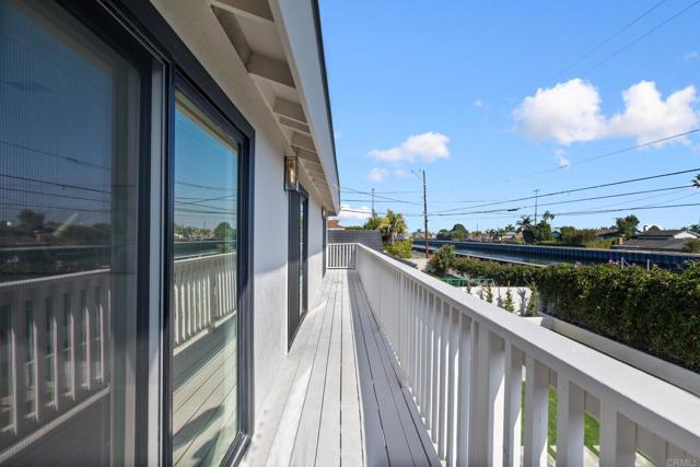 Detail Gallery Image 27 of 35 For 21792 Kaneohe Ln, Huntington Beach,  CA 92646 - 5 Beds | 2/1 Baths