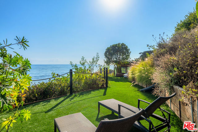 32804 Pacific Coast Highway, Malibu CA: https://media.crmls.org/mediaz/d689c06b-8844-4db9-b85b-72f789efb376.jpg