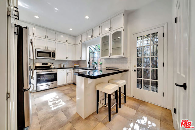 202 San Vicente Boulevard, 4 photo 6