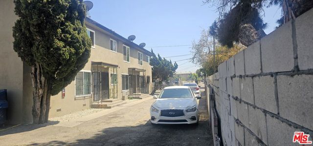 1115 W 111th Street, Los Angeles CA: https://media.crmls.org/mediaz/d68a07df-7fac-4226-becf-2d7a778d4980.jpg