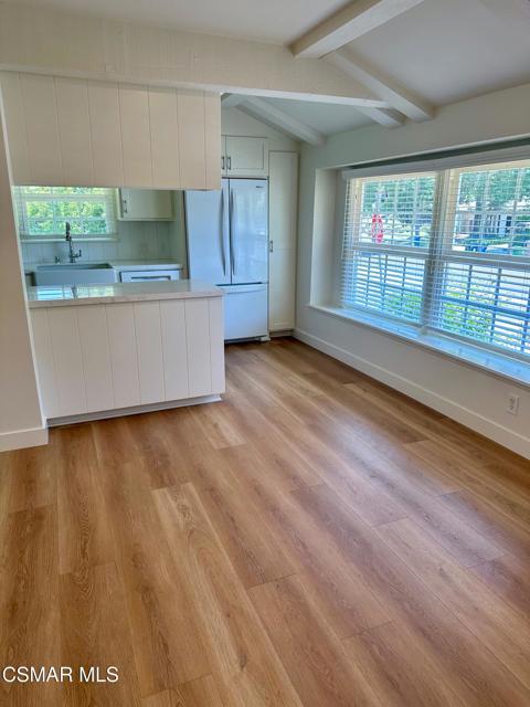 23939 Oxnard Street, Woodland Hills CA: https://media.crmls.org/mediaz/d68a2c62-9008-41f4-b071-90223be2069d.jpg