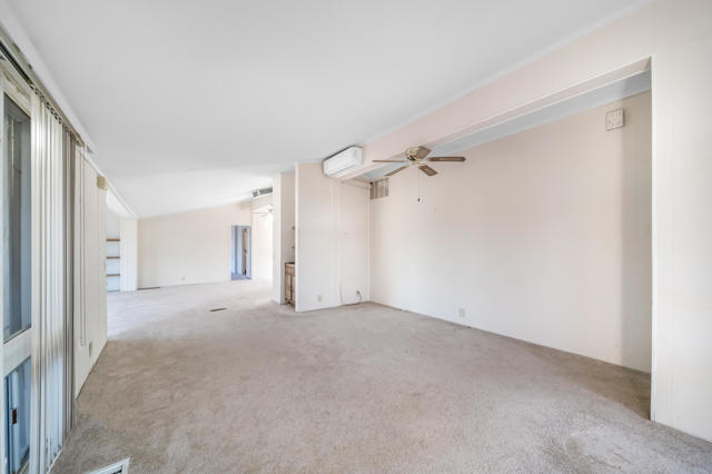 33440 Carlsbad Circle, Thousand Palms CA: https://media.crmls.org/mediaz/d68a6b26-04e2-4cf7-a025-2c0c4b91336f.jpg