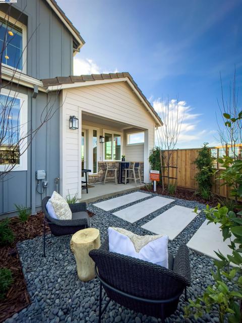 119 Compass Drive, Napa CA: https://media.crmls.org/mediaz/d68a8ec2-89f2-4374-bd46-7d0405d653ff.jpg