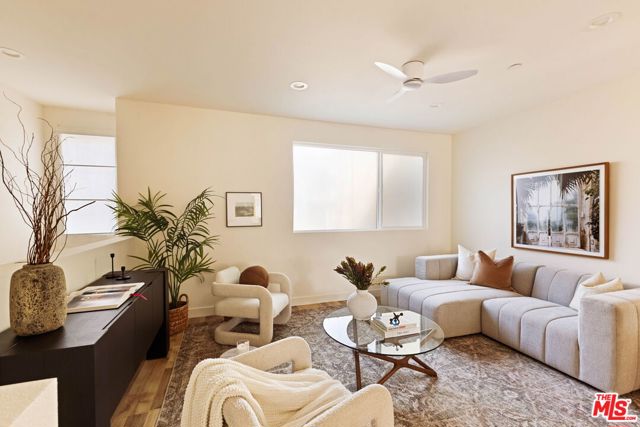 1544 Chia Way photo 5