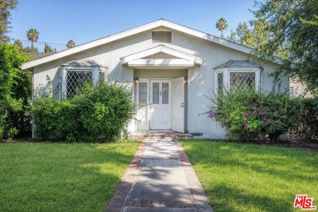 12129 Cantura Street photo 2