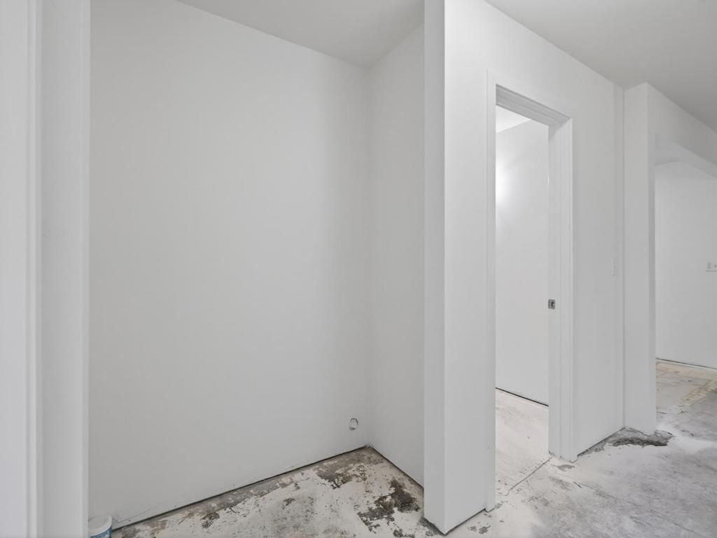 https://media.crmls.org/mediaz/d68b29cc-5c1b-41fe-9cf2-1c9720221d1e.jpg?preset=X-Large