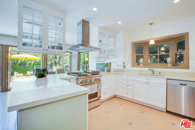 449 Westbourne Drive, West Hollywood CA: https://media.crmls.org/mediaz/d68b8323-d254-437d-8257-427e2eb4c94e.jpg