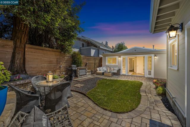 3036 Delaware St, Oakland CA: https://media.crmls.org/mediaz/d68b8baa-dcea-4295-b1e8-3570c71d52b5.jpg