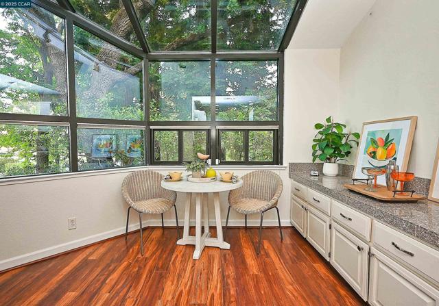 3279 Mt Diablo Court, Lafayette CA: https://media.crmls.org/mediaz/d68bee1f-f3ae-4565-bfbb-b257020c121a.jpg