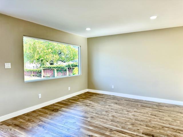 5063 Cypress Lane, Ventura CA: https://media.crmls.org/mediaz/d68bf775-1fb9-4c03-97c3-6c88f208c946.jpg