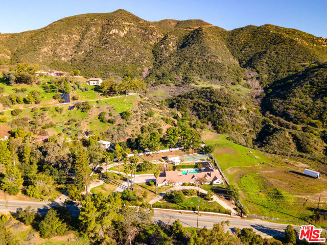 24592 Mulholland Highway photo 4