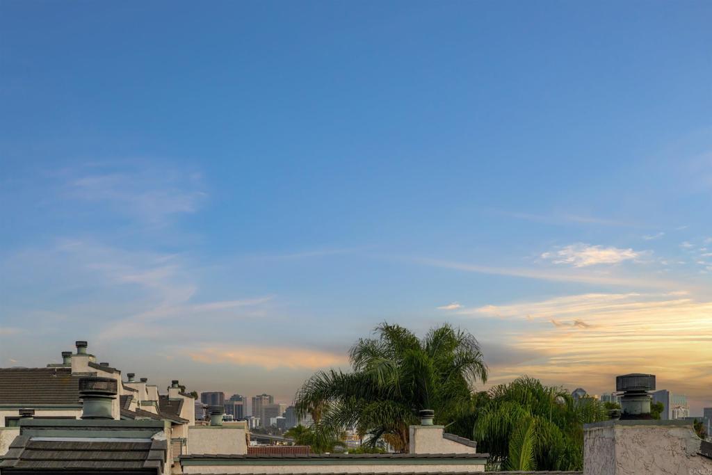 https://media.crmls.org/mediaz/d68c523d-cd76-46fb-8ba4-273c7d406b9f.jpg?preset=X-Large