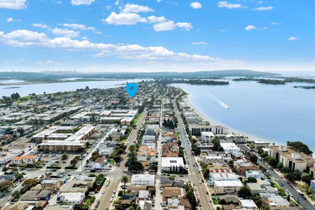 3736 Promontory St, San Diego CA: https://media.crmls.org/mediaz/d68c621b-1441-47f3-9d19-87dc0b2f9cc7.jpg