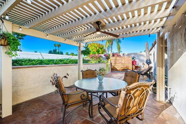 317 Forest Hills Drive, Rancho Mirage CA: https://media.crmls.org/mediaz/d68d2478-d2ce-4709-93ee-3c190ac0d159.jpg