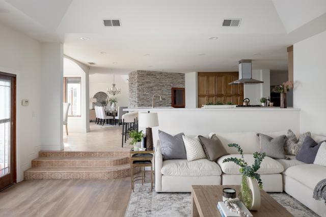 15017 Skyridge Road, Poway CA: https://media.crmls.org/mediaz/d68d333d-1842-4c38-a58b-58dc6f7265e8.jpg