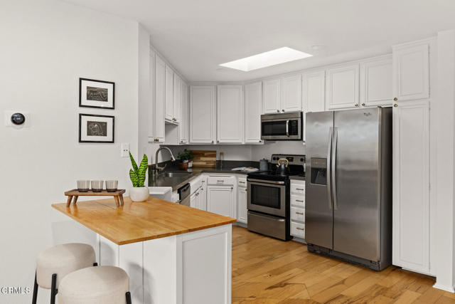 4499 Via Marisol, Los Angeles CA: https://media.crmls.org/mediaz/d68d776a-5632-4ff9-a428-5b59122a1e6f.jpg