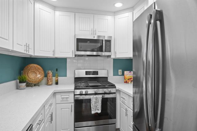 9155 57 Gold Coast Dr, San Diego CA: https://media.crmls.org/mediaz/d68dd620-784e-4845-895f-5435dae040f4.jpg