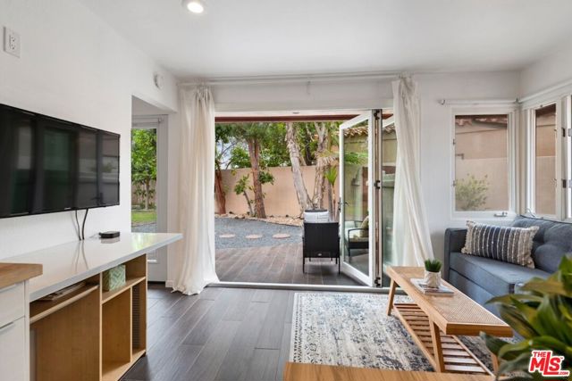 5916 Via Zurita, La Jolla CA: https://media.crmls.org/mediaz/d68e4281-47b4-49e2-8c73-5b9f6ef17c3f.jpg