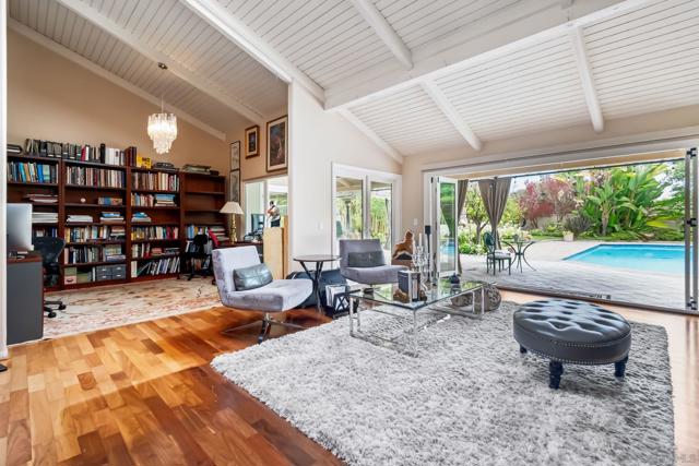5979 Via Zurita, La Jolla CA: https://media.crmls.org/mediaz/d68eae26-6521-4b66-8c53-7e395e23ca24.jpg