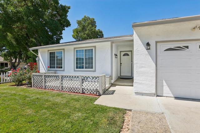 5195 Calicowood Place, San Jose CA: https://media.crmls.org/mediaz/d68f1ddd-c504-41a3-83db-80734a74c0e8.jpg