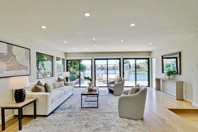 998 Flying Fish Street, Foster City CA: https://media.crmls.org/mediaz/d68f365d-8e44-4d5f-844b-07ba93e0eb1b.jpg