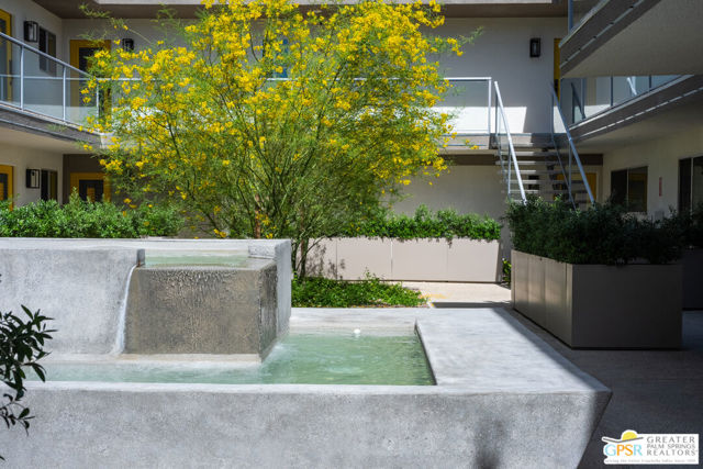588 E San Lorenzo Road #204, Palm Springs, CA 92264