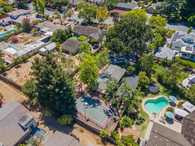 115 Doud Drive, Los Altos CA: https://media.crmls.org/mediaz/d68facaa-193f-4cce-bd8e-bba8e9cbfc1b.jpg