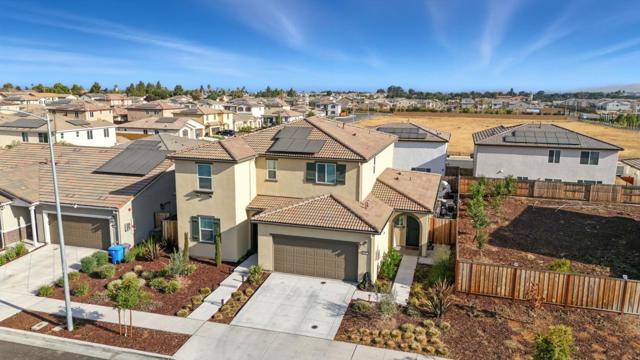 1900 Lotus Court, Hollister CA: https://media.crmls.org/mediaz/d68fdfea-74a4-42d9-9615-97993b686ed2.jpg