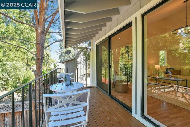 4782 Starflower Dr, Martinez CA: https://media.crmls.org/mediaz/d6909e0f-3d6b-4839-953e-02bf21f2b757.jpg