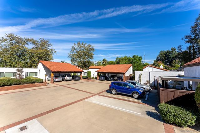 12780 Avenida La Valencia, San Diego CA: https://media.crmls.org/mediaz/d690db6a-8163-4e09-895d-00a9dec58eab.jpg