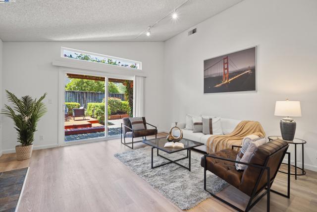 139 Justin Cir, Alameda CA: https://media.crmls.org/mediaz/d690e691-2288-48f7-8503-cc27d5f4ceb1.jpg