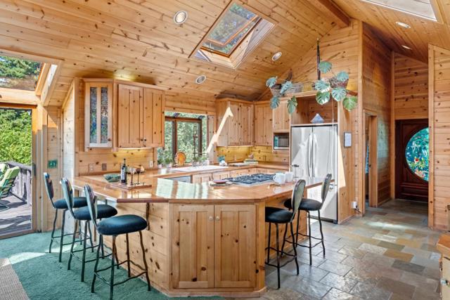 994 Laurel Grove Drive, Soquel CA: https://media.crmls.org/mediaz/d6914f02-2f5a-4e35-9068-be2c253b7358.jpg