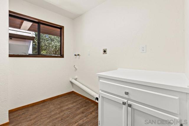 1308 Lakedale Rd, Santa Ysabel CA: https://media.crmls.org/mediaz/d6916afb-5e39-4169-a4d6-990799744394.jpg