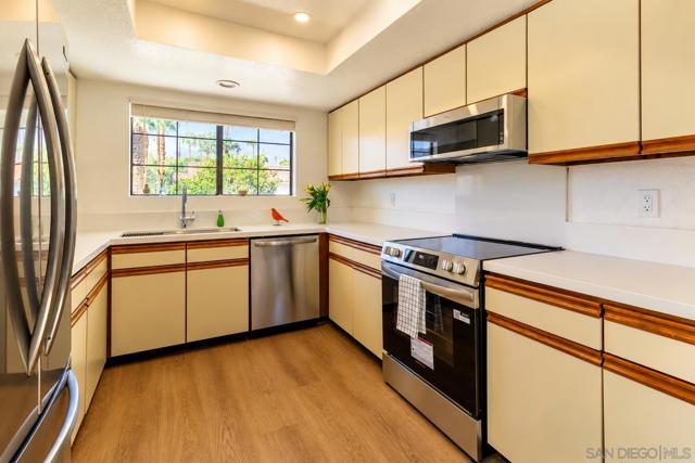 2001 Camino Parocela E #C22, Palm Springs, CA 92264