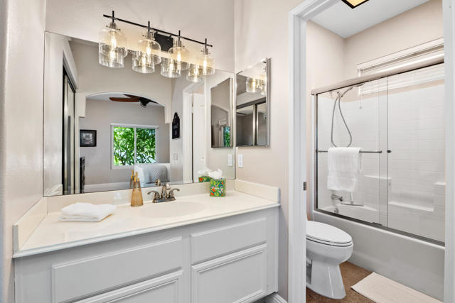 58 Sutton Place E, Palm Desert, CA 92211
