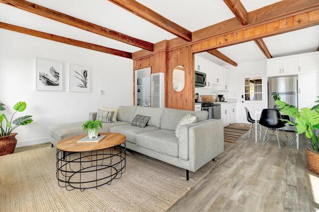 3854 56 Via Del Mar, San Diego CA: https://media.crmls.org/mediaz/d69273da-8ecb-47e8-8764-7c6d0b4bbe00.jpg