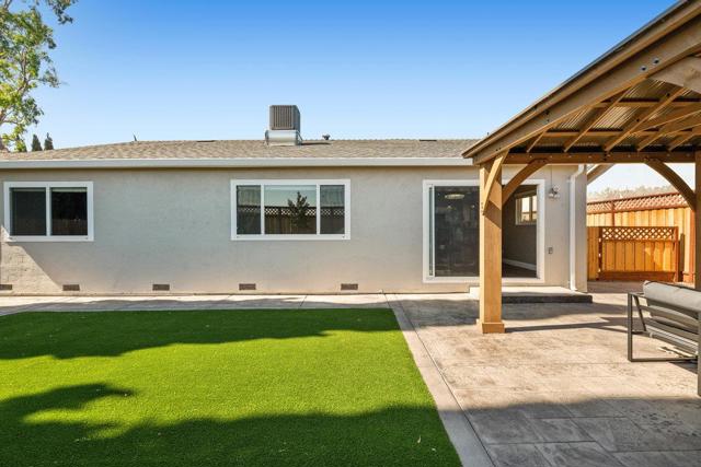 1800 McPeak Court, Tracy CA: https://media.crmls.org/mediaz/d6936dfe-a3b7-49ee-9ac2-fc5fec16f100.jpg