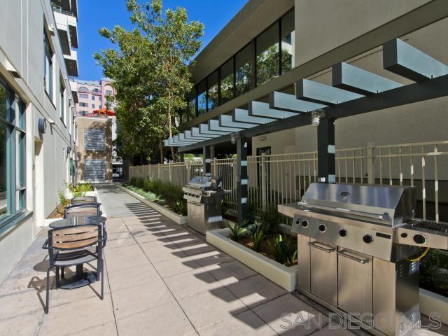 475 Redwood St, San Diego CA: https://media.crmls.org/mediaz/d693c33c-b508-4be1-b0d3-40b548de33c2.jpg
