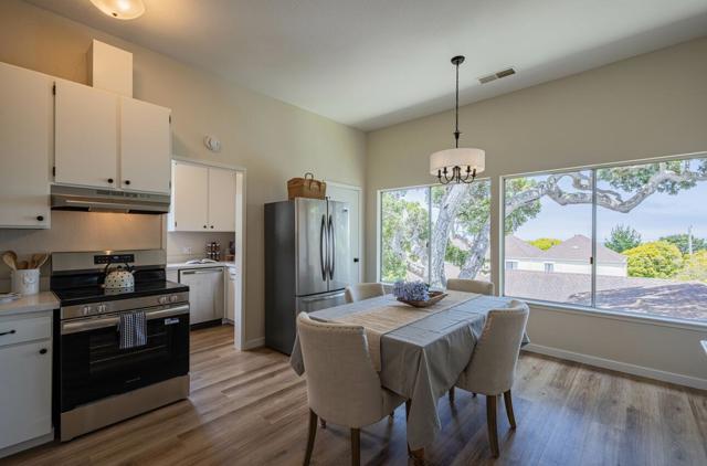 570572 Belden Street, Monterey CA: https://media.crmls.org/mediaz/d6955769-a71b-4862-95e0-1b2939769b3e.jpg