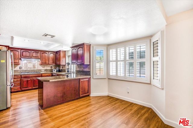 41504 Yancey Lane, Lancaster CA: https://media.crmls.org/mediaz/d695a923-0fdf-41f0-91a7-2a6944d14940.jpg