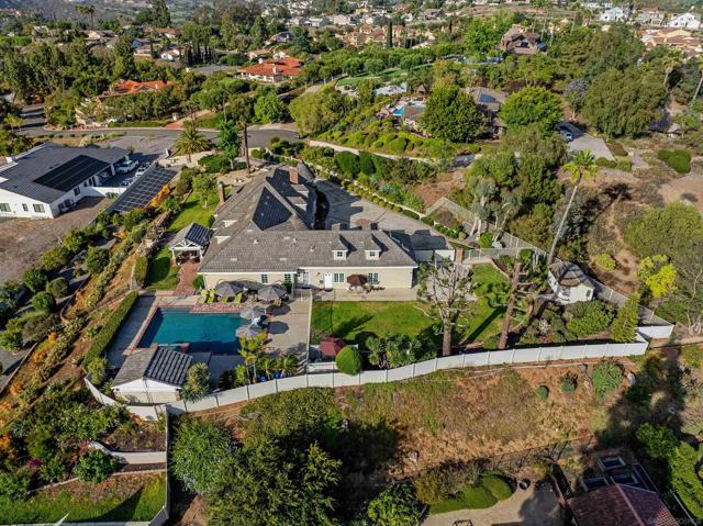 17502 Corte Lomas Verdes, Poway CA: https://media.crmls.org/mediaz/d695c4e4-2f1a-4834-880d-9c00d350c8f7.jpg