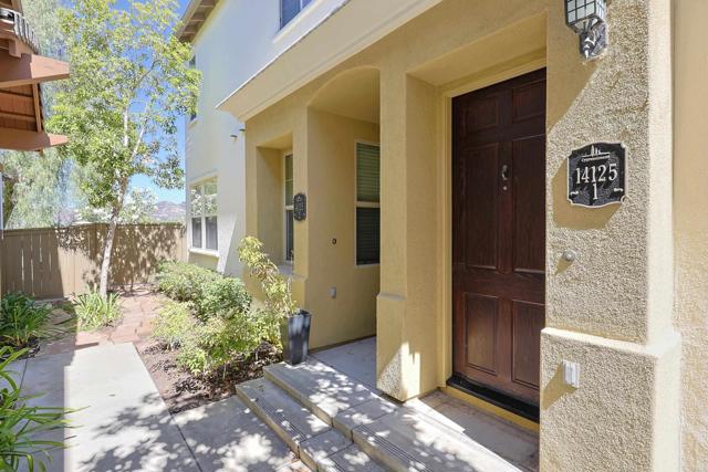 Detail Gallery Image 3 of 48 For 14125 Brent Wilsey Pl #1,  San Diego,  CA 92128 - 2 Beds | 2 Baths