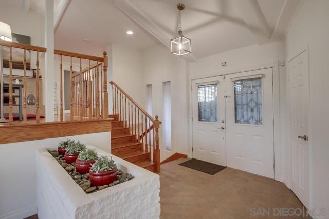 1963 Hacienda Circle, El Cajon CA: https://media.crmls.org/mediaz/d6960246-d364-4c9e-9c9f-6fdf991e5d8d.jpg