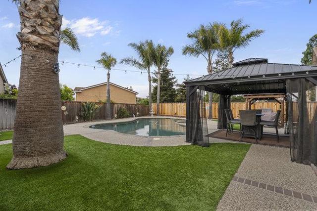 1650 Mimosa Street, Hollister CA: https://media.crmls.org/mediaz/d697d60f-d5a3-4dcc-a8a5-e914d3df9b5d.jpg