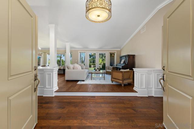 13627 Poway Springs Rd, Poway CA: https://media.crmls.org/mediaz/d697e69a-4e2f-45c9-addc-44a2acc16f28.jpg