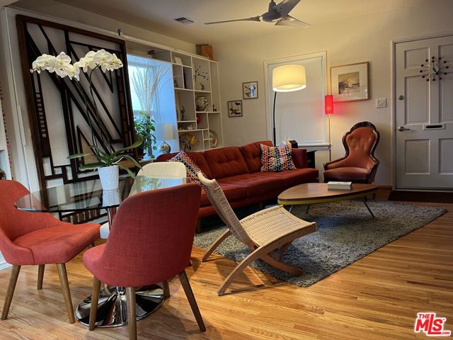 10739 Jefferson Boulevard, Culver City CA: https://media.crmls.org/mediaz/d6981e02-cf4c-446d-a68e-31d9065f4a3a.jpg