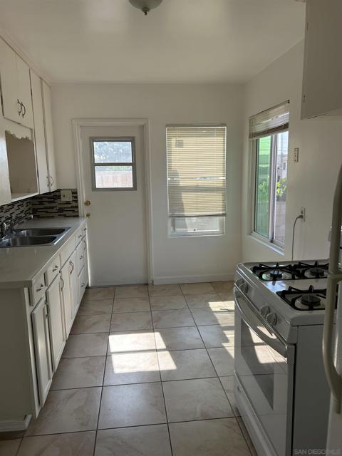 7041 Stanford Avenue, La Mesa CA: https://media.crmls.org/mediaz/d6981e51-fa3b-4927-839d-2df1b91f7d96.jpg