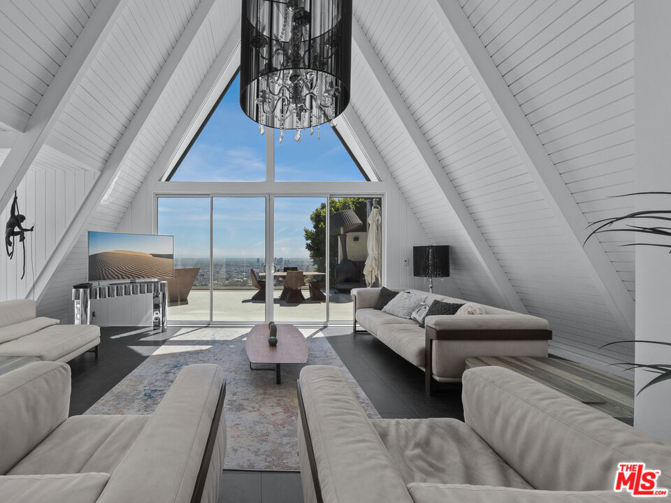 8460 Cole Crest Drive — architectural residence