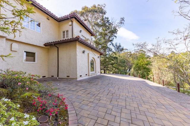 1035 Macadamia Drive, Hillsborough CA: https://media.crmls.org/mediaz/d698ae34-9faf-4777-a233-27062ed334e1.jpg